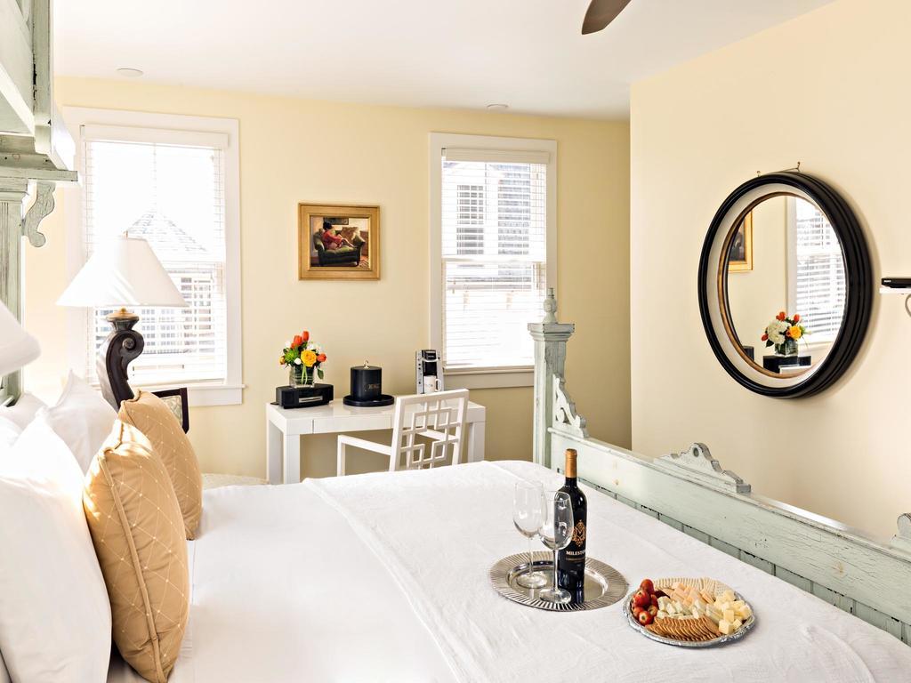 Brass Key Guesthouse Adults Only Provincetown Ruang foto